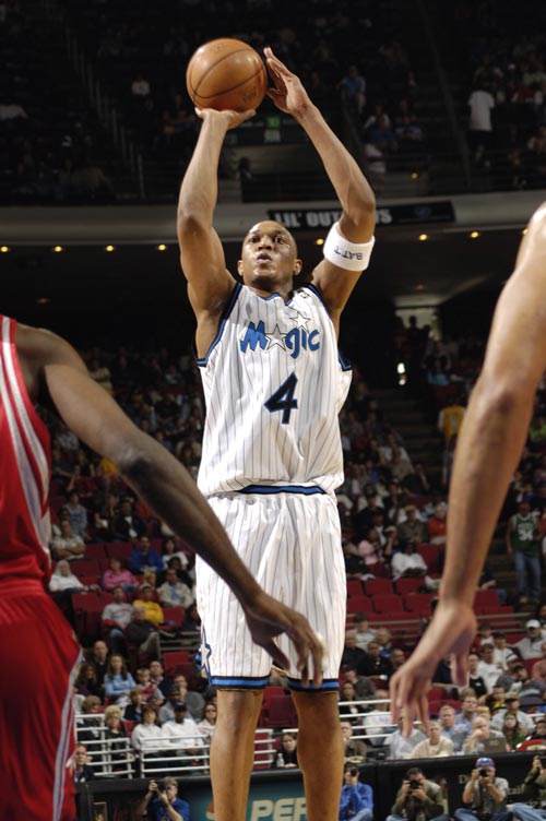 波特近4战场均34分&75%真实命中率，比肩约基奇和SGA（波特近4场场均34分、真实命中率75%，表现直追约基奇与SGA）