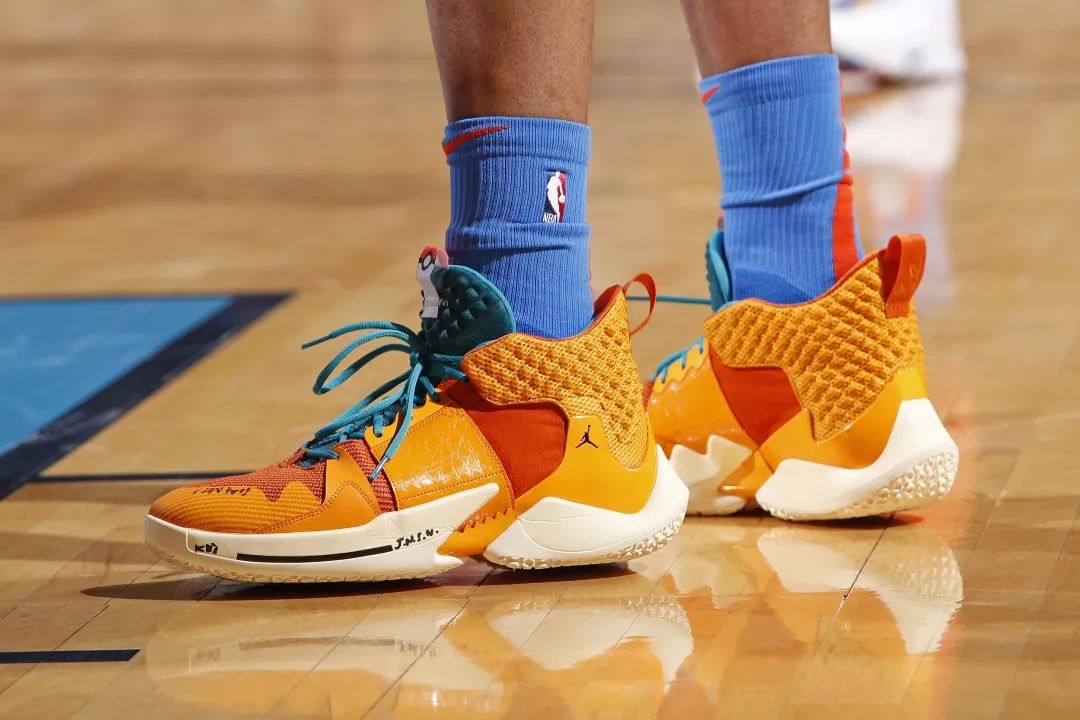 NBA新秀观察：状元秀首场表现,（NBA新秀速递：状元首秀表现解析）