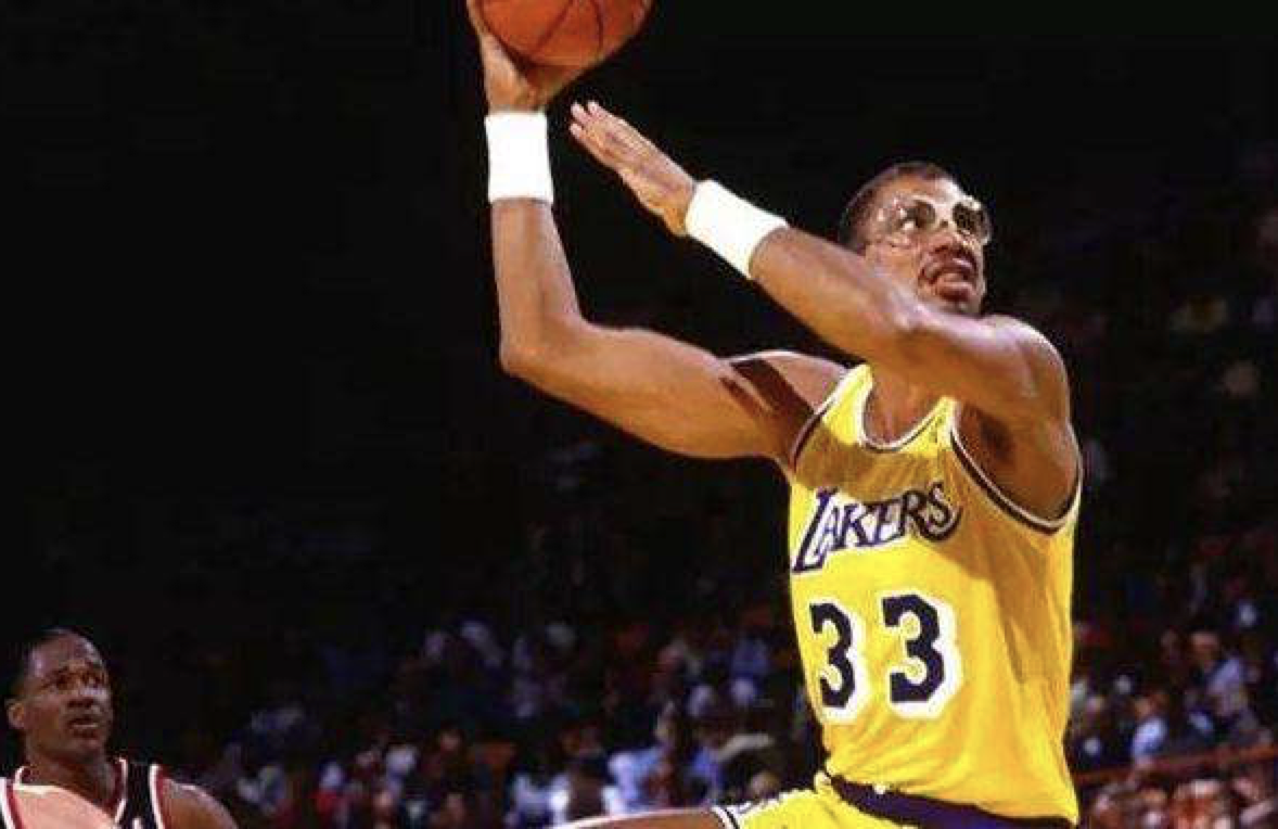 广东94-80广州 球员评价：3人优秀，5人及格，2人崩盘（广东94比80力克广州 球员评级：3人出色，5人合格，2人崩盘）