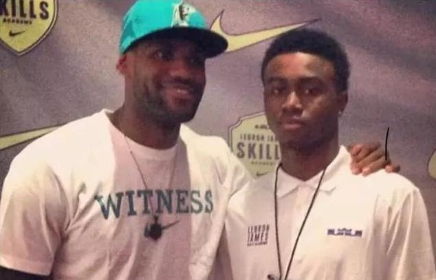 图片报：拜仁认真考虑格里马尔多，但尚未接触球员和勒沃库森（拜仁认真考察格里马尔多，尚未与球员及勒沃库森接触）