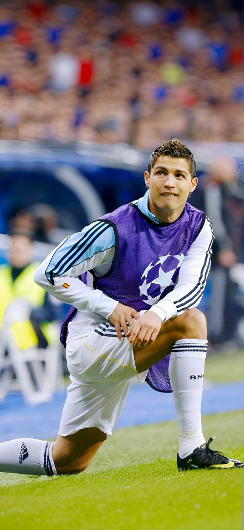 意甲半场：穆哈雷莫维奇传射，萨索洛暂2-1佛罗伦萨