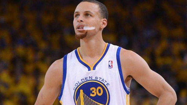 愿无大碍，圣保罗官方：奥斯卡出现心脏异常，送医后情况稳定（圣保罗官方通报：奥斯卡心脏异常入院，目前情况稳定）