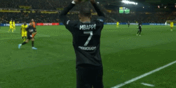 邹市明从奥运冠军到创业失败，经历挫折与反思，展现人生选择与责任的复杂性。